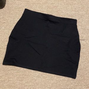 Aritzia Sunday Best Mini Skirt Black